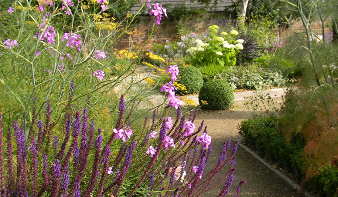 A large city garden design in Edinburgh